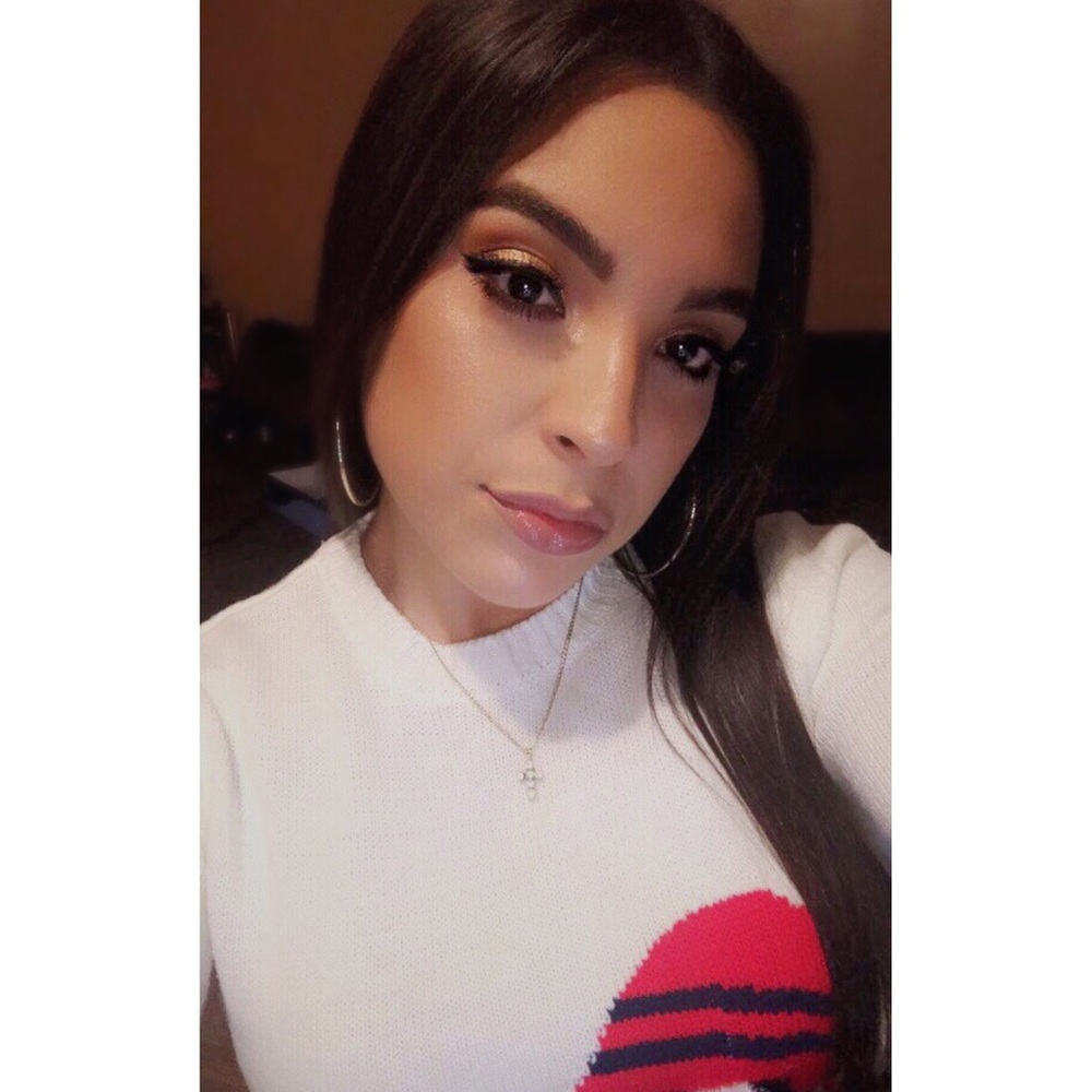 Meet your Posher, Caris